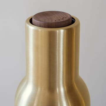 Bottle Grinder krydderikværn metal 2-pak - Brushed brass (låg i valnød) - Audo Copenhagen