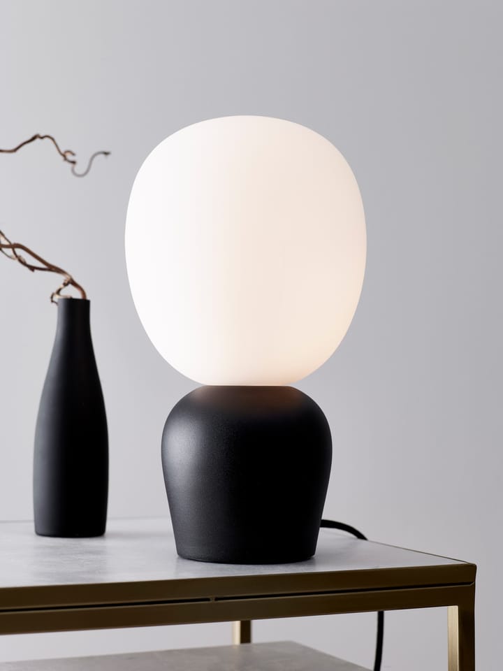 Buddy bordlampe opalglas, Sort Belid