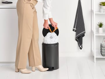 New Icon pedalspand 12 liter - Confident Grey - Brabantia