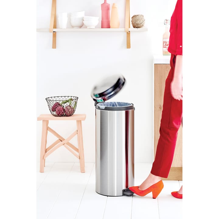 New Icon pedalspand 30 liter, Matt steel fingerprint proof Brabantia