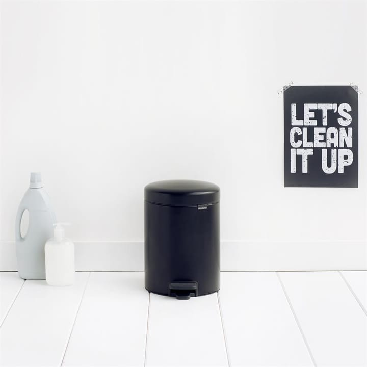 New Icon pedalspand 5 liter, matt black (sort) Brabantia