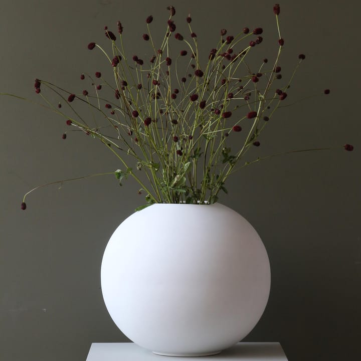 Ball vase white, 30 cm Cooee Design