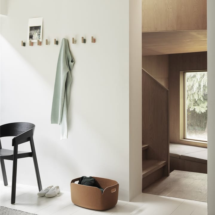 Attach tøjknag 2-pak, Oak/Dark green Muuto