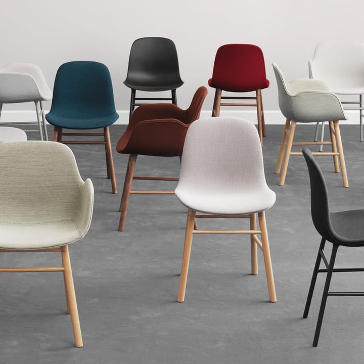 Form stol, red, ben i eg Normann Copenhagen