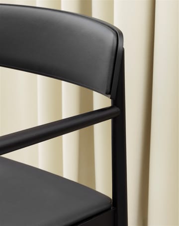 Herit karmstol med hynde - Black/Ultra leather - Black - Normann Copenhagen