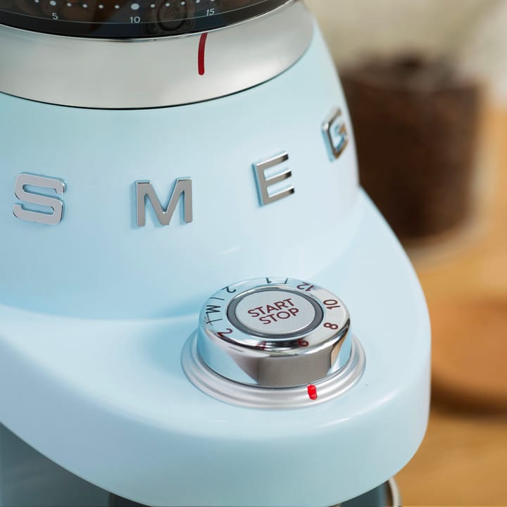 Smeg 50's Style kaffekværn med genanvendet materiale, Pastelblå Smeg