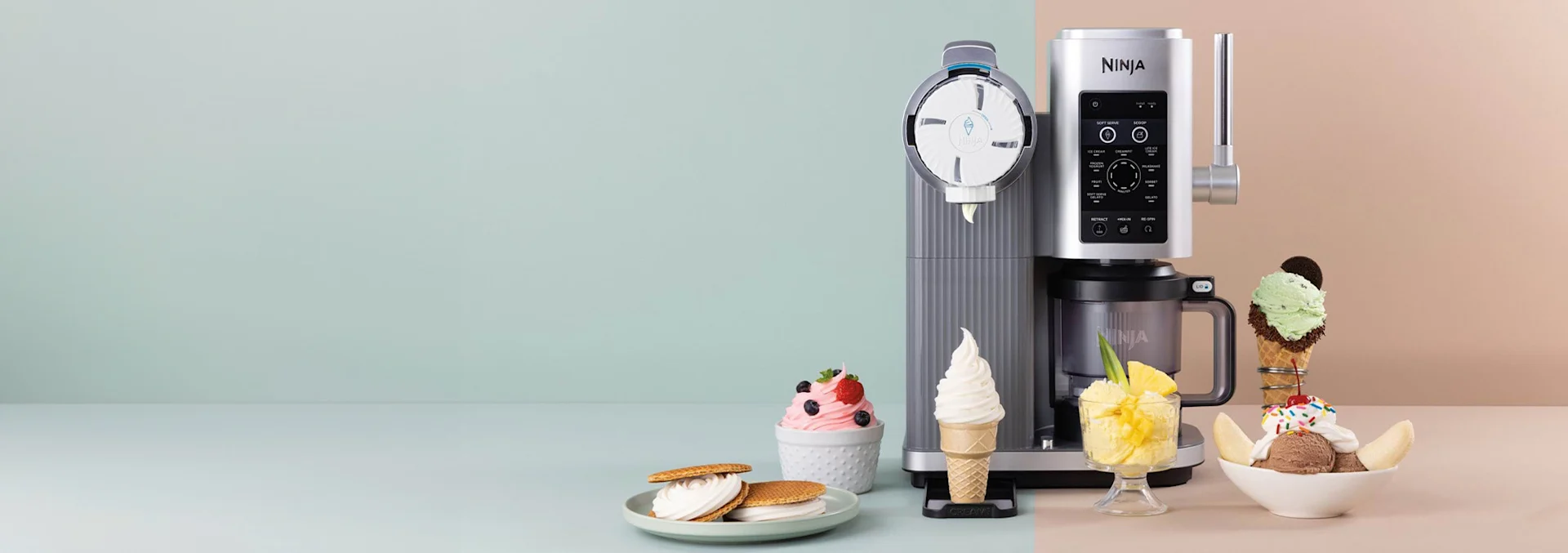 Et sølv og gråt apparat ved siden af softice, ananassorbet, is-sandwiches, mintis og en banansplit.